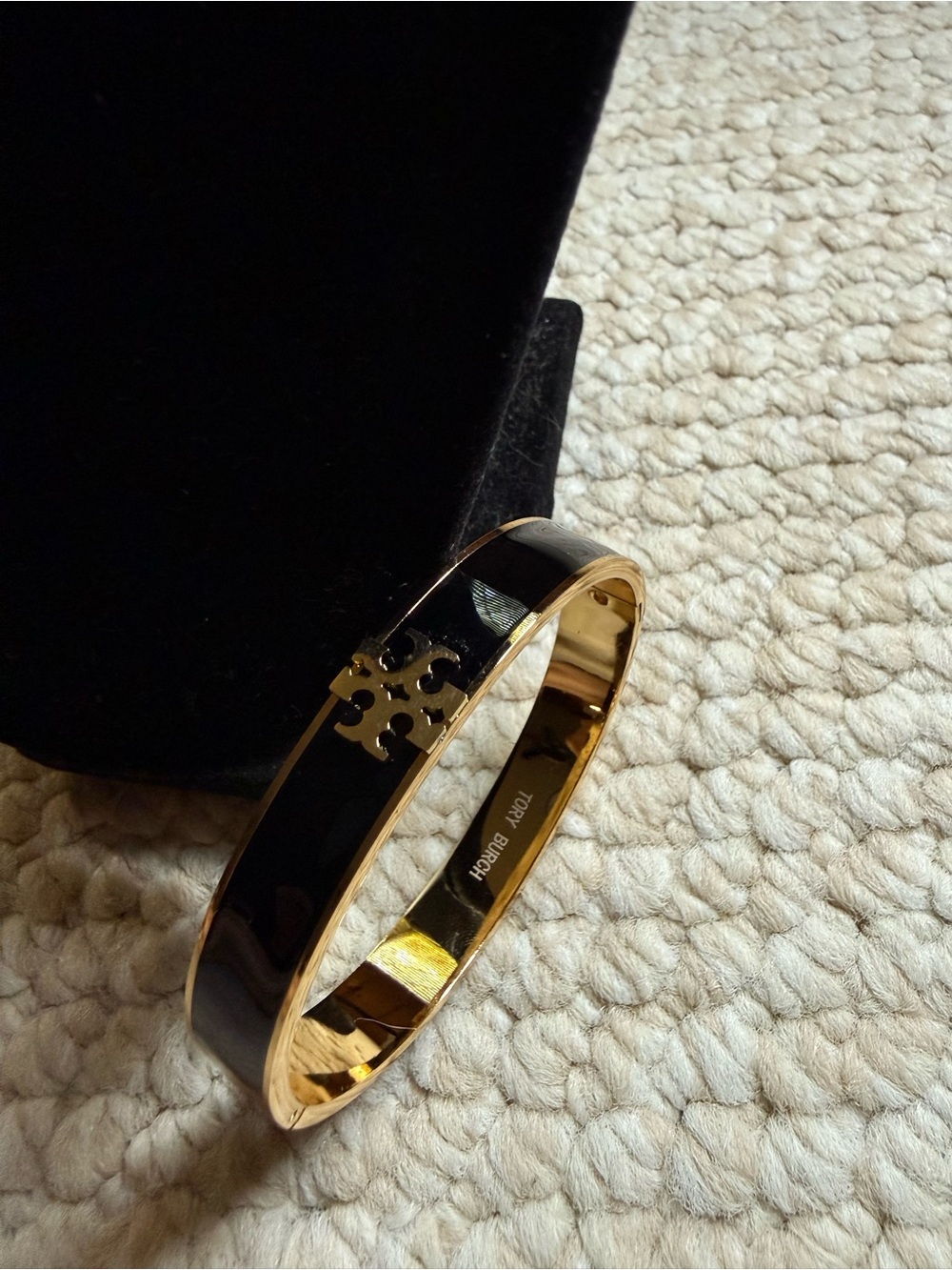 Fashion Jewelry Gold and Black Enamel Logo Bangle Bracelet